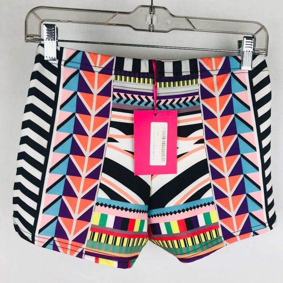 Boohoo Geometric High Waist Stretch Kerri Shorts - Picture 4 of 5